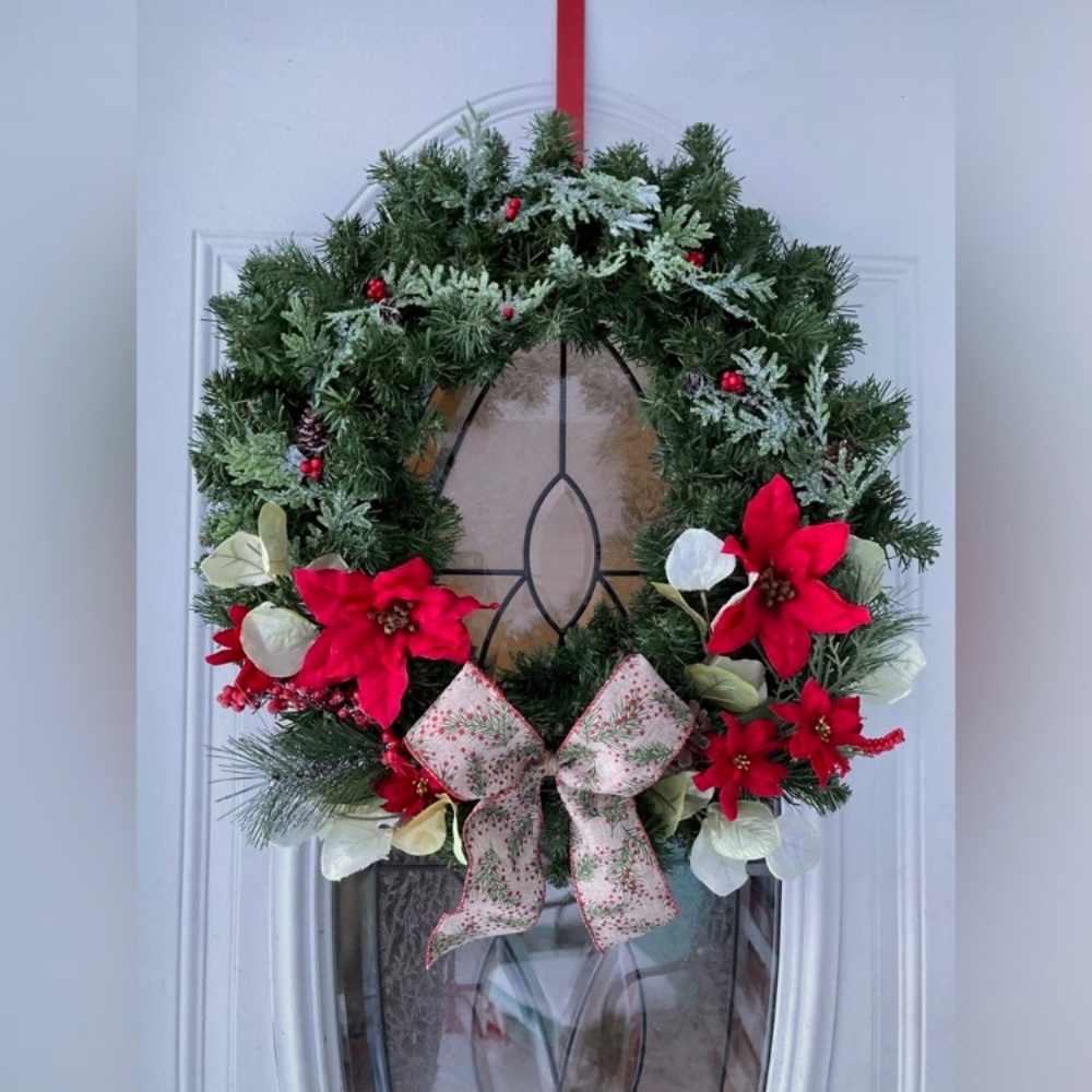 NEW Gorgeous Handmade Christmas Wreath, poinsettias, 22” wide